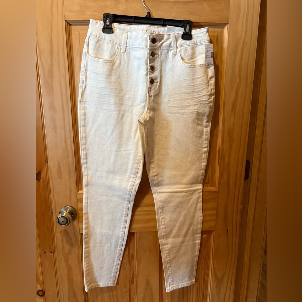 Maurice’s high-rise jeggings with a button-front fly size 12 off white/cream NWT